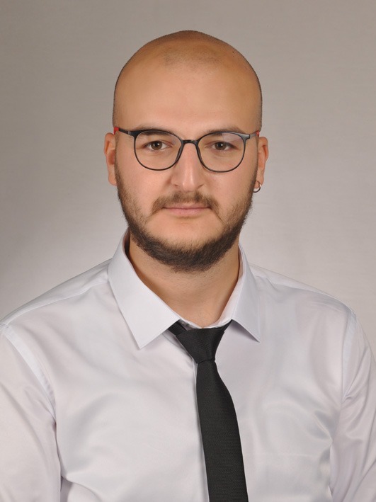 Ünal İSİ profesyonel kapak fotoğrafı